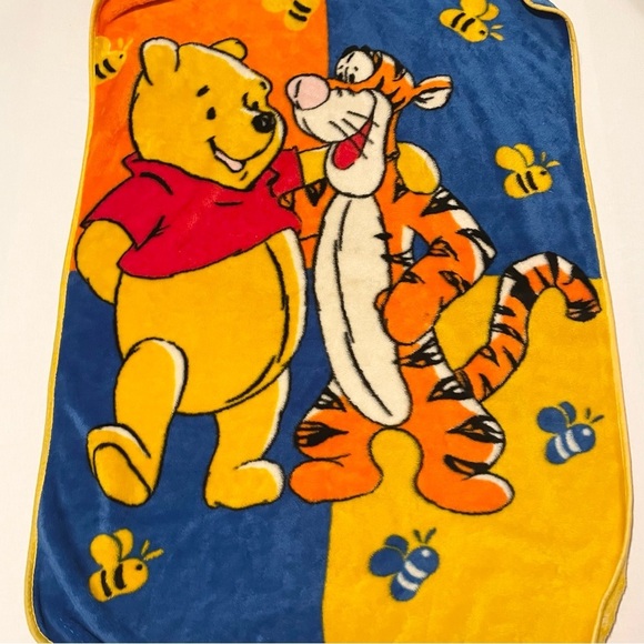 Winnie the Pooh and Tigger Blanket 58” x 43” - Picture 1 of 16
